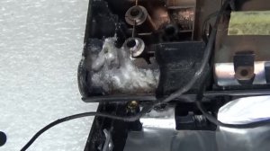 Ремонт крепления петель ноутбука с помощью суперклея и соды, мой способ.