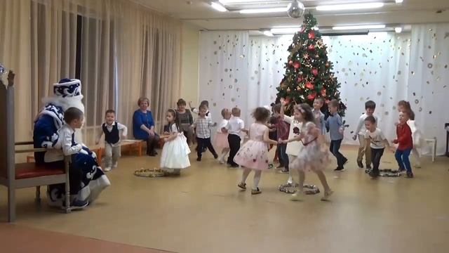 Новогодний праздник в частном детском саду ЛАД (Москва). Встречаем новый 2021 год!