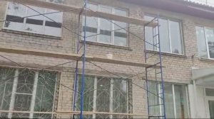 При поддержке Сахалинской области продолжается ремонт школы Шахтерска