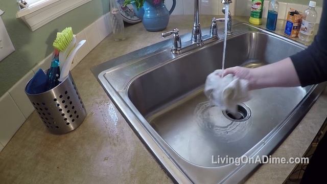 How To Clean A Stainless Steel Sink / Sink cleaning / How to clean your kitchen sink naturally смотреть онлайн