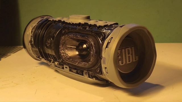 JBL CHARGE 4 - INSANE BASS TEST || LFM 100% ? !!!