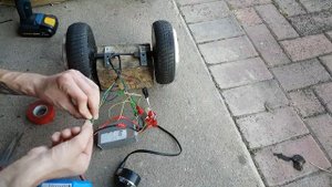 Can you run 2 howerboard wheels from 1 controller? + Link for controller