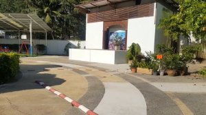 Разрешили зайти и посмотреть  отель Arinara bangtao beach, снова всё на бегу!