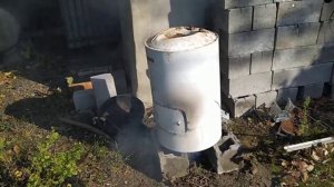 Буржуйка для гаража из старого нагревательного бака