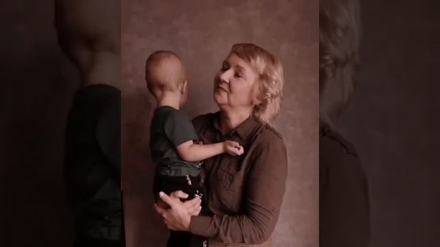 ВЕРЮ МАМА ВЕРЮ поет Алена Шестак (с внучком Андрюшкой) смотреть онлайн