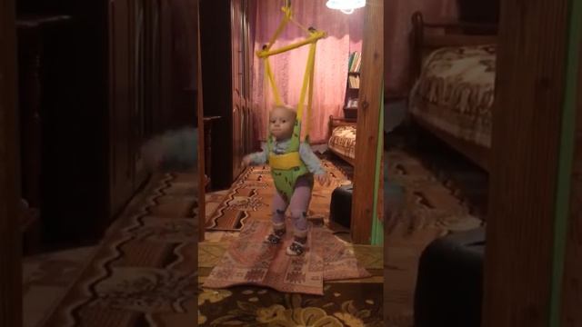 Я игрушка заводная, прыгаю не приседая!!!))) смотреть онлайн