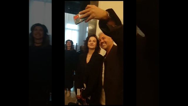 Стилист Рогов пришёл в кинотеатр в трусах: видео эпатажного выхода