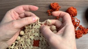 ОБВЯЗКА КРАЯ КРЮЧКОМ ПОМПОНАМИ. ВЯЖЕМ КРЮЧКОМ.