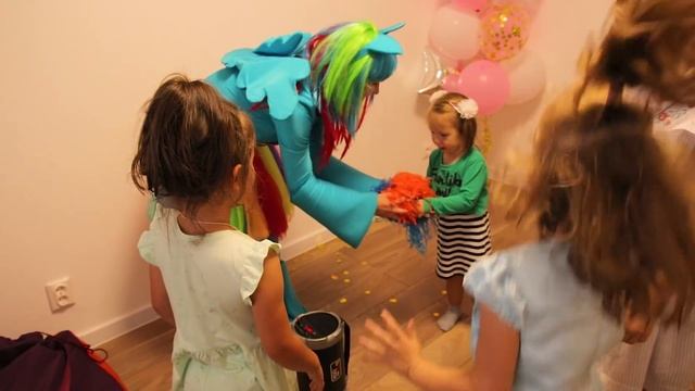 Дашуле 5 лет! - видео с дня рождения смотреть онлайн