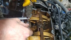 Как своими руками отрегулировать клапана на Рено Логан