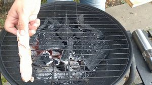 Сосиски с сыром в беконе