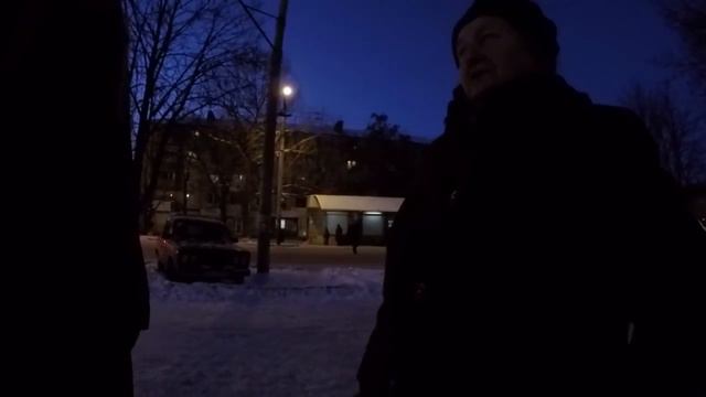 ДАРИМ ПОДАРКИ ПРОХОЖИМ ЛЮДЯМ смотреть онлайн