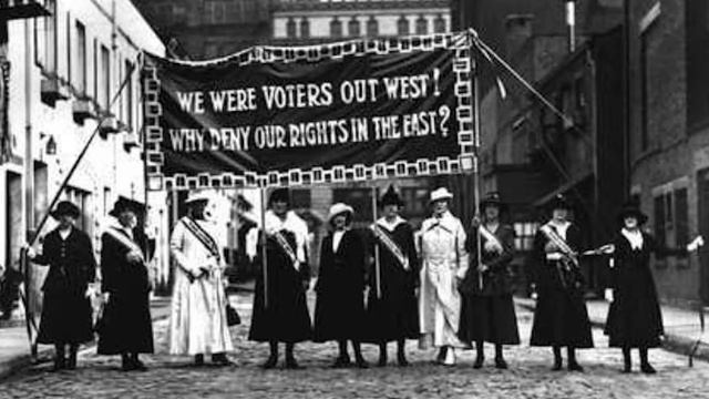 8 марта - история праздника смотреть онлайн