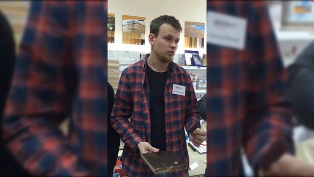 Удаление царапин с паркета.