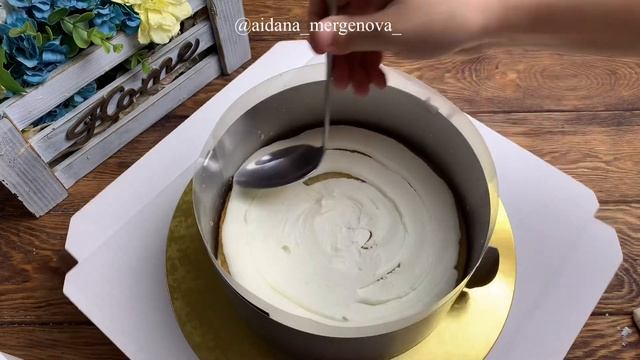 Бисквит. Диаметр 20см. Биік болып шығатын бисквит. Торт клубника, банан қосылған. Қазақша рецепт. смотреть онлайн