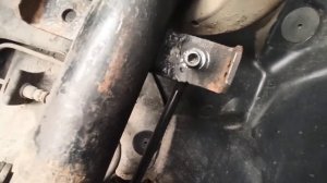 Обломалось ухо крепления стойки стабилизатора.