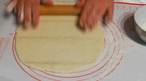 Улитки с фаршем и сыром из творожного теста.