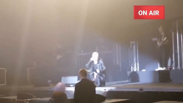 2 минуты назад! Шаман чуть не расплакался получив этот подарок от Родных? Крид косит под Шамана? смотреть онлайн