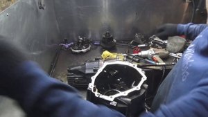 Ауди А6 С5 . 2.5 D quattro. Разбор коробки передач.