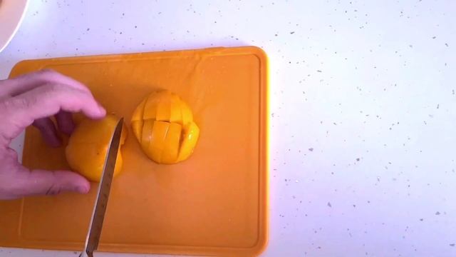 Салат  из желтых помидор "Оранжевое лето"