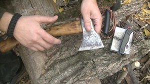 Чехол для топора за 5 минут из линолеума (кожи, бересты) своими руками