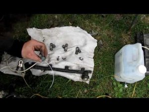 Чистка топливных форсунок на бензиновом двигателе F4R.