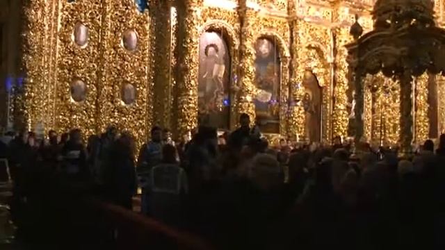 Епископ Исидор совершил вечерню с чином прощения в кафедральном соборе Смоленска смотреть онлайн