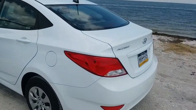 Quickie Rental Car Walkaround; 2017 Hyundai Accent смотреть онлайн