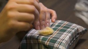 Сухое валяние это просто / котоброшка своими руками / валяние из шерсти для начинающих