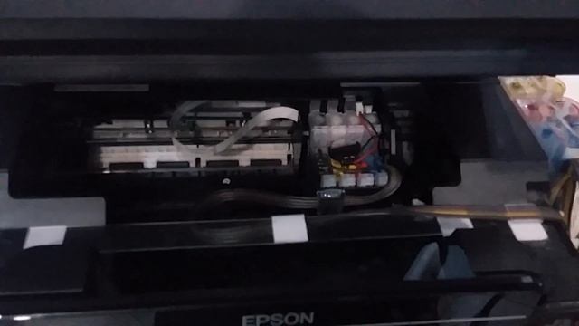 Epson XP 303 принтер не печатает или печатает с полосами самостоятельное обслуживание и ремонт смотреть онлайн