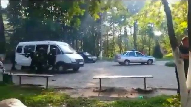 Под Тулой на день флага России росгвардейцы устроили пальбу и напугали детей