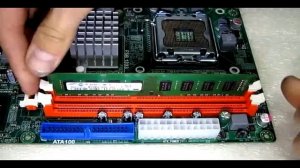 Установка планки оперативной памяти DDR3