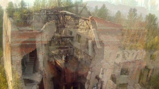 Заброшенный завод -- съемка с воздуха смотреть онлайн