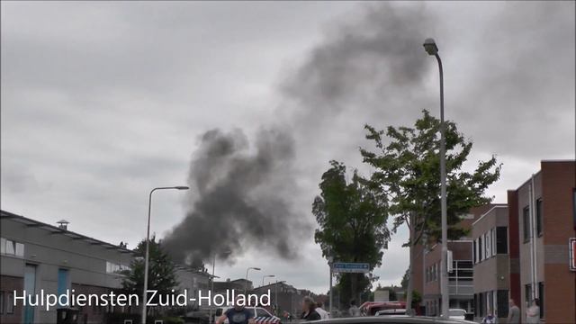 Zeer grote brand bij bedrijfspand in Hendrik ido Ambacht смотреть онлайн