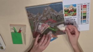 Домик у горы. Алмазная мозаика на раме фирмы Белоснежка.