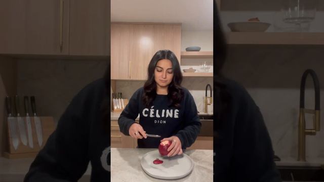 How To Peel A Pomegranate: Persian Fruit Peeler