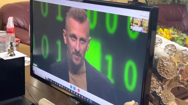 Так вот из-за какого  НЕ УМНОГО слова  пошла шумиха с ПОКРАДЕННЫМ енотом !