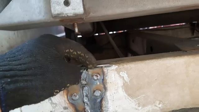 Mercedes sprinter. Ремонт трещин рамы.