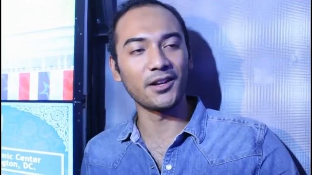 Cerita Ario Bayu dan Atiqah Hasiholandi film java Heat смотреть онлайн