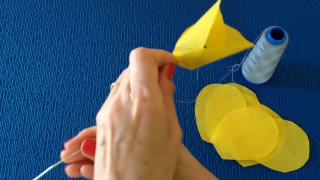 DIY: Цветы из бумажных салфеток. Тюльпаны из бумаги .как сделать бумажные цветы!!