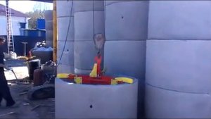 Автоматический захват для бетонных колец