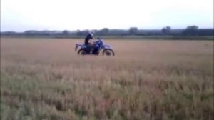 Suzuki DR 125 in action