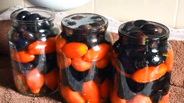 ОДНА ХИТРОСТЬ И У ПОМИДОР НОВЫЙ ВКУС! УДИВИТЕЛЬНО ВКУСНЫЕ МАРИНОВАННЫЕ ТОМАТЫ С ВИНОГРАДОМ НА ЗИМУ.