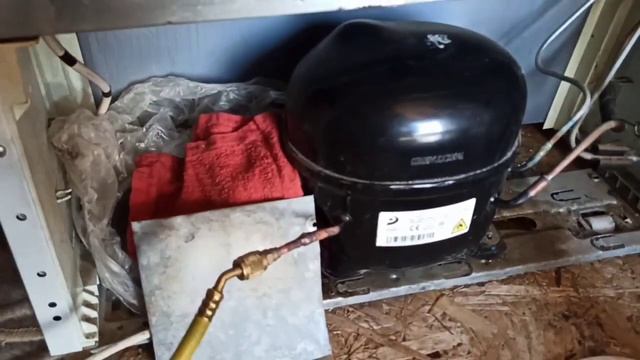 заправляю холодильник r600 смотреть онлайн