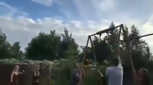 На Руси дураков лет на сто припасено.