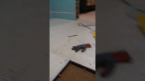 Выравниваем кривенные деревянные полы