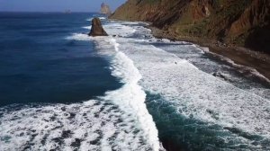 Taganana, Playa de Benijo, Tenerife — Big waves and rocks at North of Tenerife