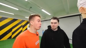 РОБОТ ВЛАД А4 НАВОДИТ СУЕТУ