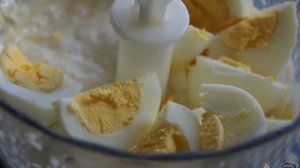 Паштет из сардин в масле, яиц и плавленого сырка