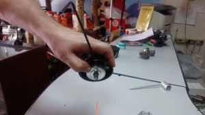 Ставим катушки с леской на редуктор бензокосы Красная Звезда.